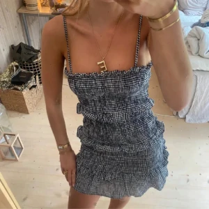 Klänning  - Skit snygg klänning! Lånade bilder 