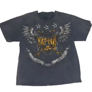 Tapout T-shirt storlek XL. inga defekter [Längd 69cm] [Bredd 54cm] Skriv vid frågor/Intresse!