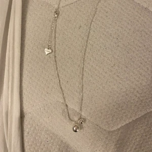 Silver halsband  - Sprillans nytt halsband och aldrig använd. Verkligen superfin!