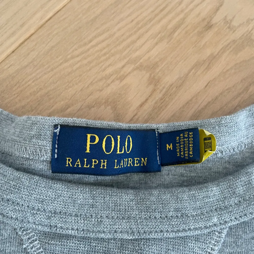 Ralph Lauren tröja  Storlek M Använd Max 2 gånger  500 eller bud . Tröjor & Koftor.