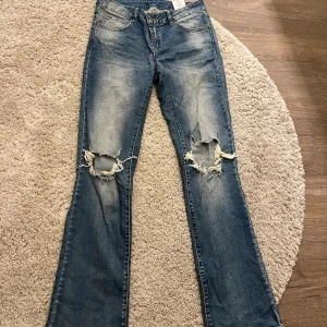 Jeans - Så fina och SKÖNA jeans, materialet är så mjukt och skönt✌️✌️✌️