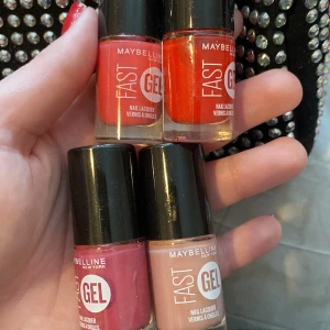 Maybelline fast gel nagellack  - Säljer 4 stycken gel lack från Maybelline new york. Oöppnade o oanvända. I färgerna 6 orange shot. 11 red punch. 7 pink charge. 4 bit of blush. Nypis 53kr styck säljer alla för 80 tillsammans 