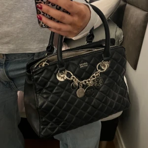 Guess väska - Aldrig använd, super snygg💗💗