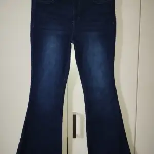 Ny oanvänd dam jeans 