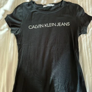 T-shirt - Säljer pågrund av att jag inte använder den. Använd ett fåtal gånger, gott skick.😍