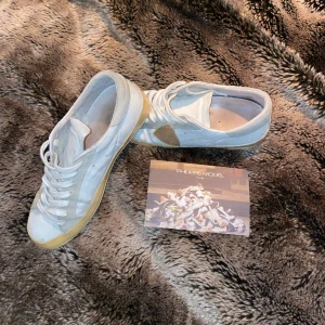 Philippe Model - Säljer dessa feta Philippe model som e perfekta nu till vår/sommar. Dem har en del effekter men annars är dem frächa (allt syns på bilderna) Snabb affär = bättre pris