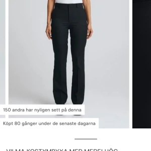 Kostymbyxor bikbok - Säljer dessa fina kostymbyxor,storlek 34 från bikbok,nypris är 499 kr