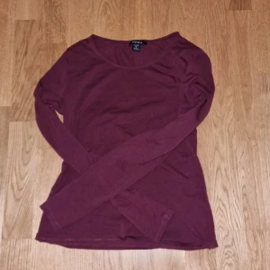 Tajt långarmad tröja i M intimissmi dupe - Storlek M inte andvänt så mycket lite för liten för mig