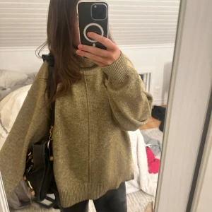 Stickat tröja  - Jätte fin stickad tröja från hm💞