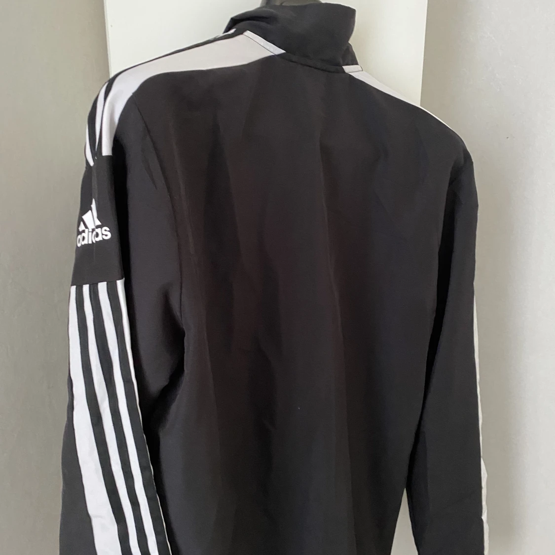 Adidas vindjacka  - 91