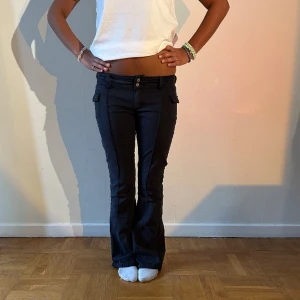 Lågmidjade byxor  - Marinblå Lågmidjade byxor 