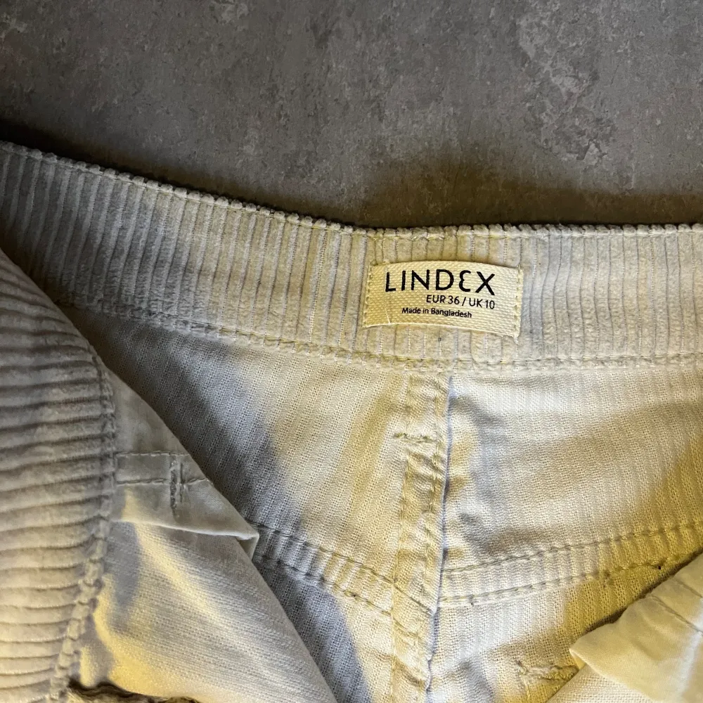 Manchester byxor från Lindex . Jeans & Byxor.