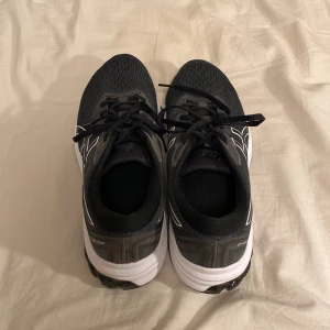 Asics GT-1000 11 - Never worn outside before