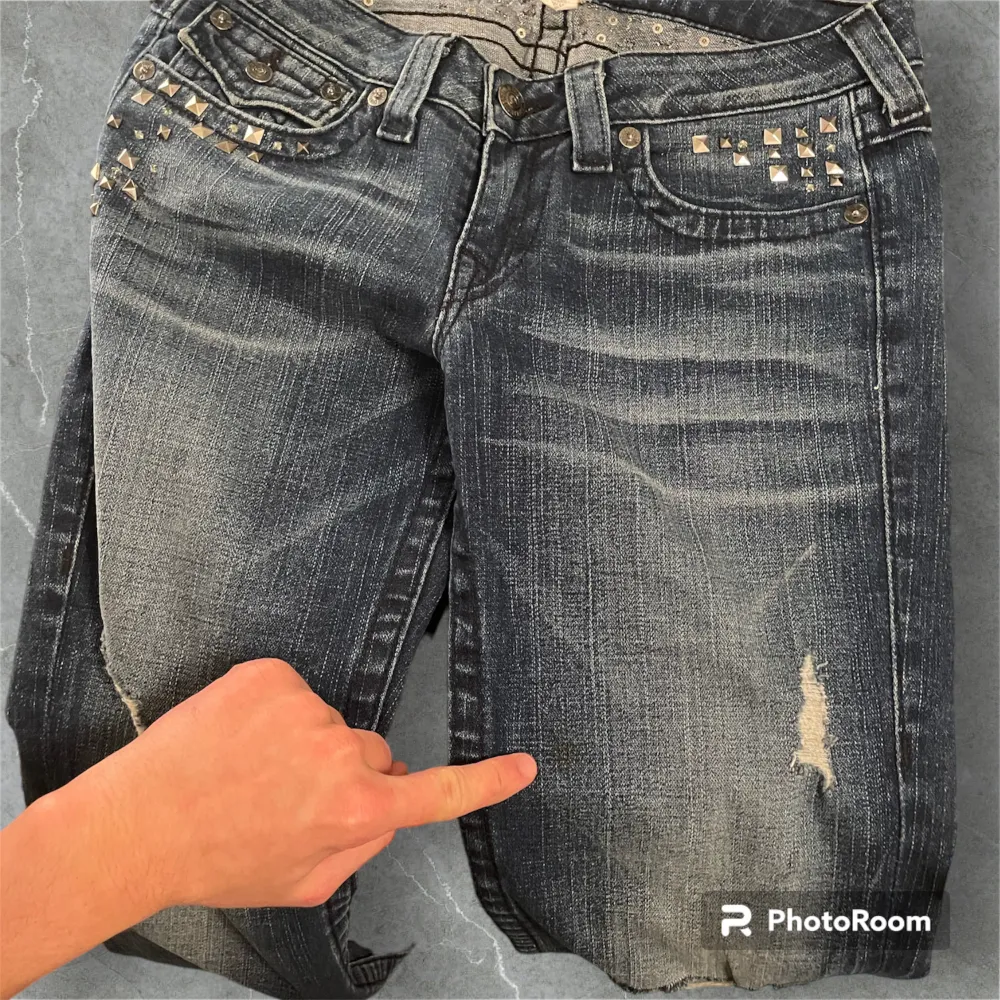 trues med hål i för tjejer - har kristaller - kontakta för mått . Jeans & Byxor.