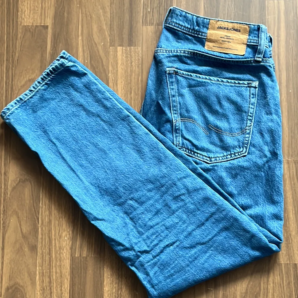 Säljer Jack&jones jeans i storlek 32/32. Jeans & Byxor.