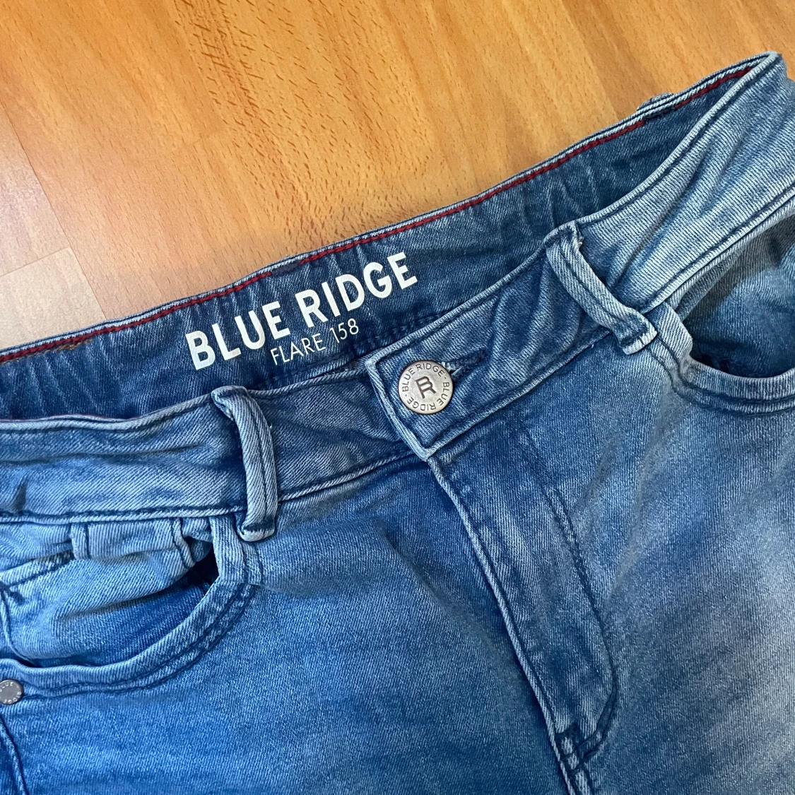 Blåa flare jeans - 90