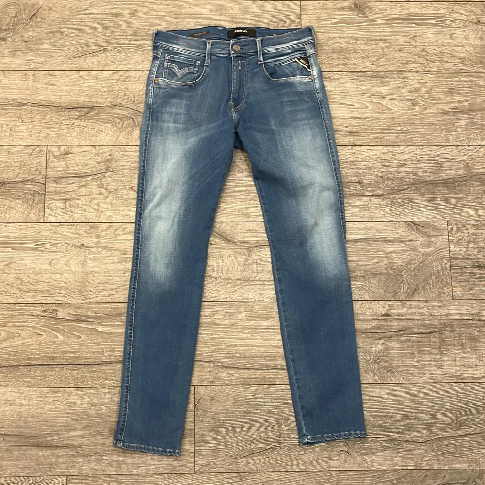 Replay Anbass hyperflex jeans | Skick 9/10 | Storlek 29/30 | Nypris 1799kr, mitt pris: 549kr | Hör gärna av dig vid fler frågor! 😊. Jeans & Byxor.