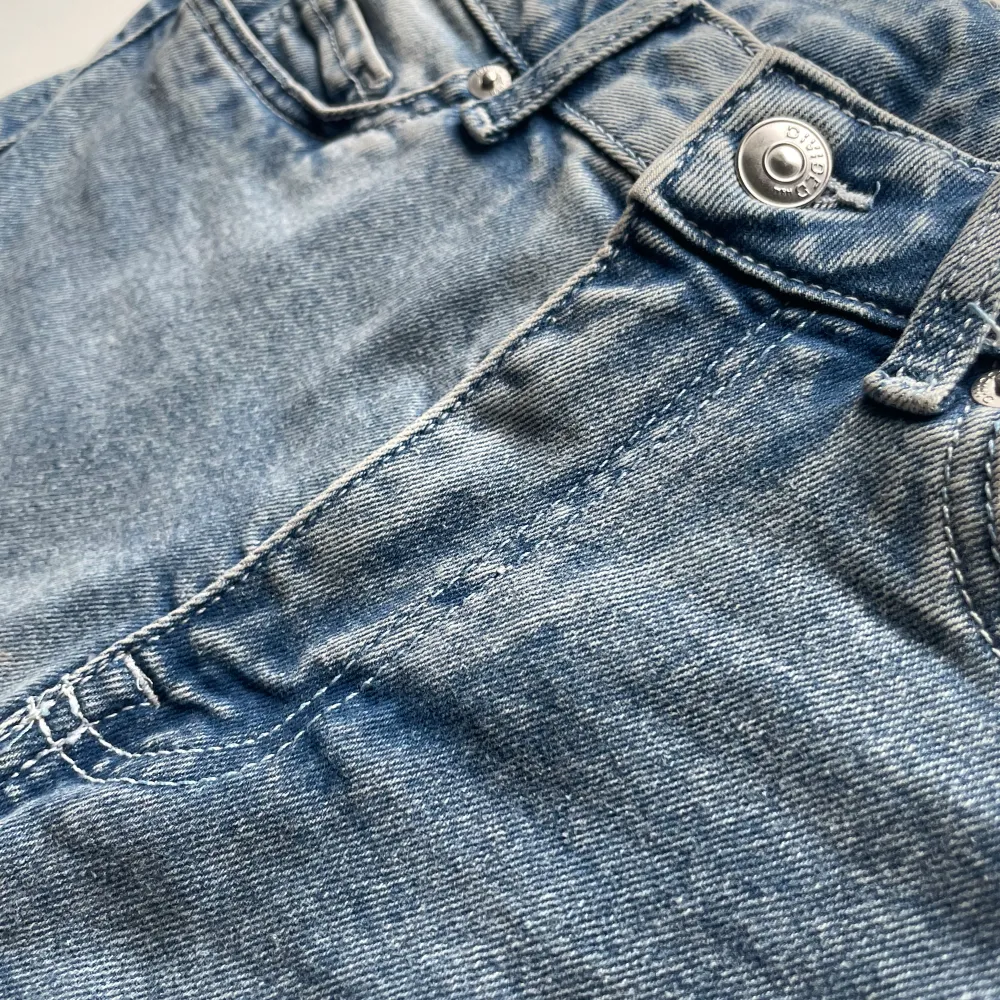 Skick: använda ett fåtal gånger, högmidjade . Jeans & Byxor.