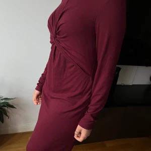 Gravid klänning/ mamma klänning  - En helt ny gravid och mamma klänning. Det går att öppna under bröstet om man behöver amma sitt barn