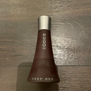 Hugo boss parfym  - Boss parfym, bara flaska med lite lite kvar. 