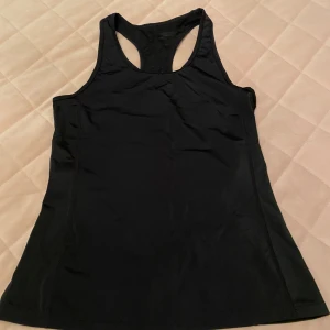 Träningslinne, stl. S - Aldrig använt. Helt nytt! 