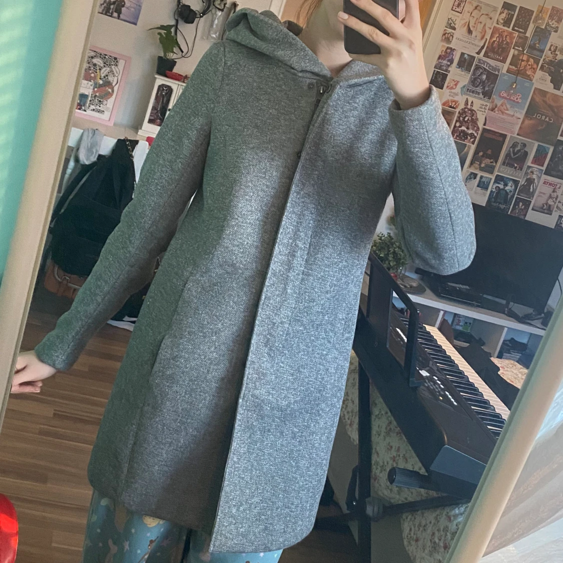 Grå kappa från ONLY - 90