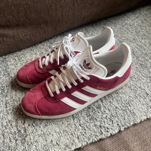 Adidas gazelle  - Knappt använda sjukt laidback skor 👞  Storlek 43,1/3