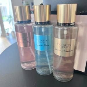 Victoria’secret bodymist  - Helt nya bodymists❤️ tryck på köp nu ifall du vill köpa bare vanilla 💛 om du är intresserad av de andra kolla mina andra annonser 🩷 pris för alla 3: 600kr 