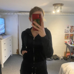 Juicy couture  - Juicy couture sett använt endast två gånger är i bra skick. 