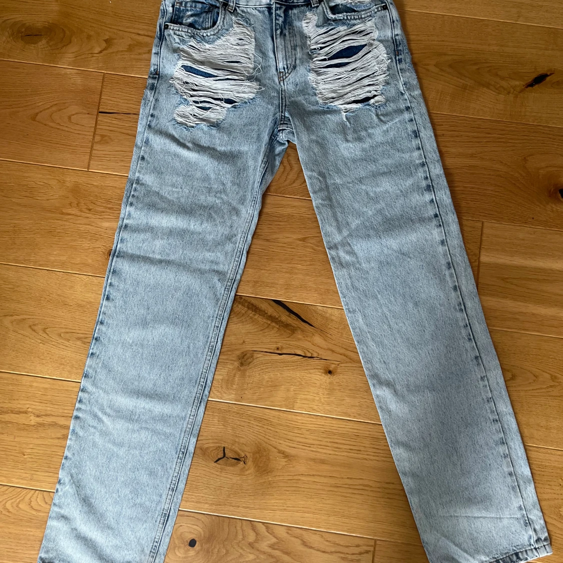 Trasiga jeans medelhög midja - 91