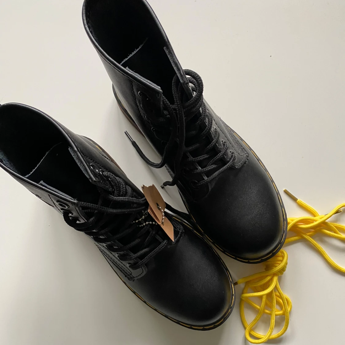 Dr. Martens  - 91