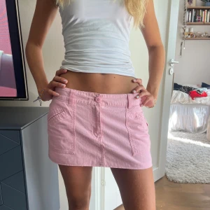 Rosa Jeanskjol - Supersnygg lågmidjad jeanskjol💓