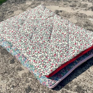 Snygga datorfodral - Säljer datorfodral. Fodrade med ett mellanlägg som skapar en ”piffig” känsla samt skyddar och isolerar. Passar en 13,3” dator (eller mindre) tex MacBook Air. Gå in i min profil och välj vilket tyg du vill, båda tygerna har egna annonser. 💗💫