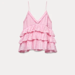 Rosa linne  - Helt ny köpt! Superfin, säljer för passade inte mig. Det är min syrra på bilden.