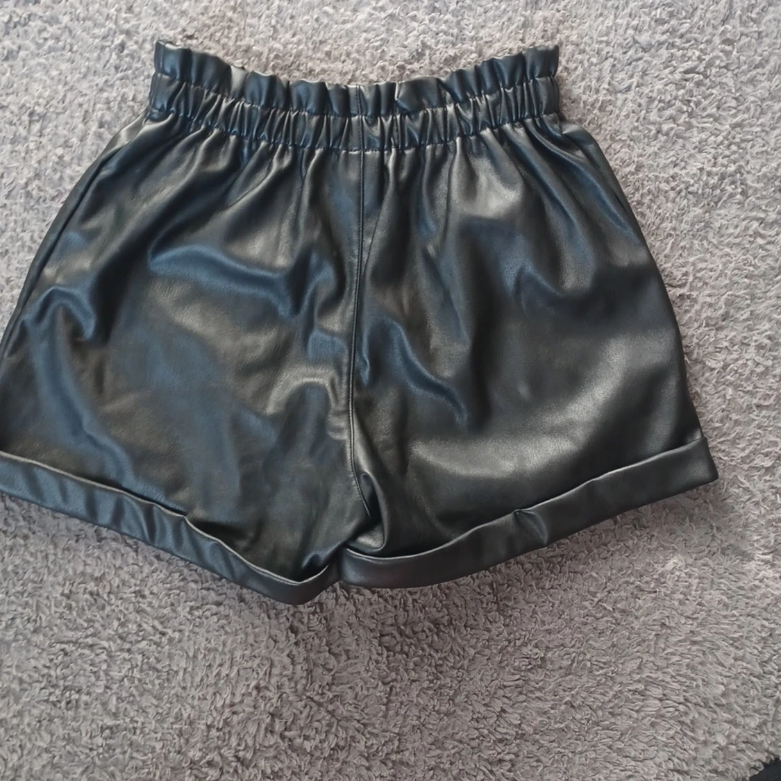 Skin shorts svarta - 93