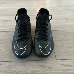 Nike Fotbollsskor - Bra fotbollskor, bra skick, använda bara några gånger.