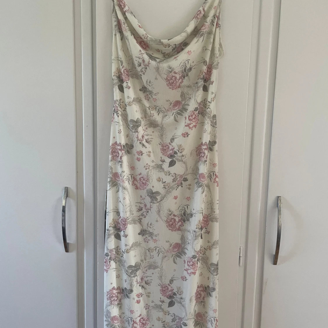 Blommig långklänning