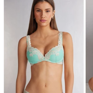 Intimissimi bh - Jätte gullig och snygg bh från intimissimi säljer eftersom ja vill köpa en större storlek💗💗 bara testad