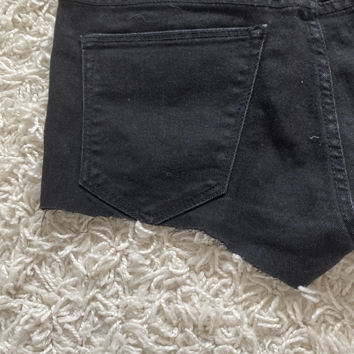 Svarta jeansshorts från H&M - 93