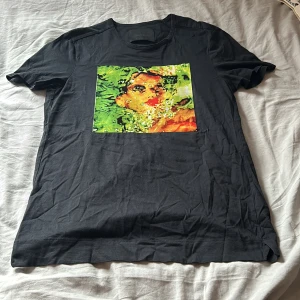 Limitato t-shirt  - Säljer denna snygga limitato t-shirt för endast 500 kr skick 7/10 storlek s