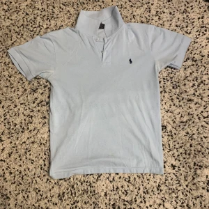 Polo Ralph Lauren piké  - Ralph Lauren piké i fin ljusblå färg 