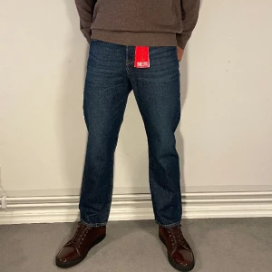 Diesel jeans  - 31. Hej! Säljer nu dessa helt nya diesel jeans. Modellen är 184cm Nypris 1799