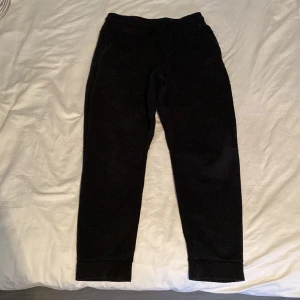 Nike Tech sweatpants - Mellan bra skick  Skriv om ni har frågor