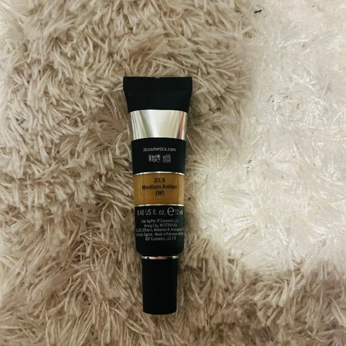 It cosmetics concealer  - 90