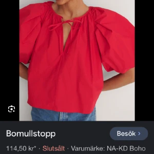 SÖKER!!! - Söker denna blus i olika färger från NA-KD, storlek S-M. 