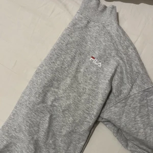 Sweatshirt - Sweater från Fila. Kommer ej till användning längre