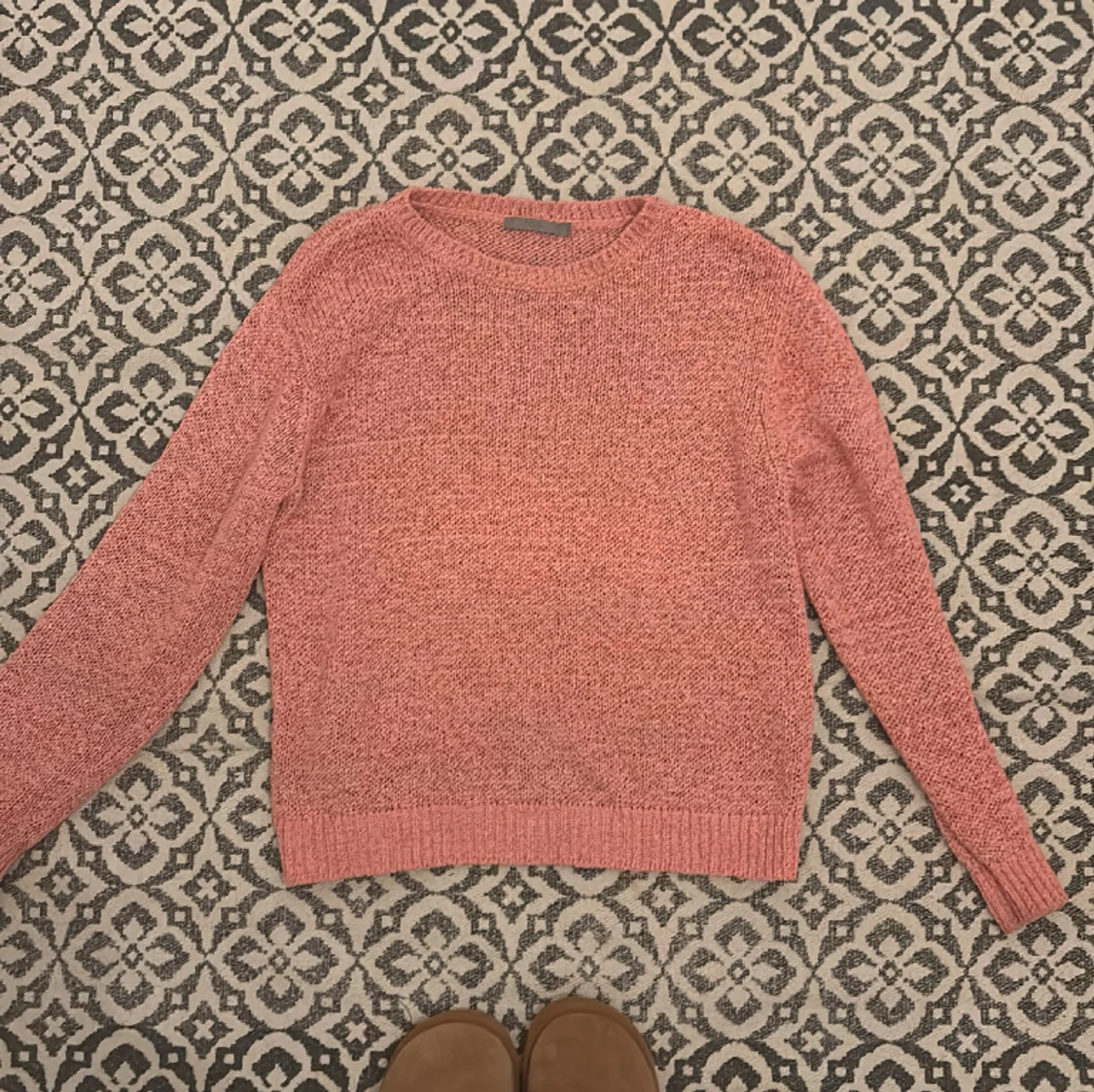Rosa sticka tröja