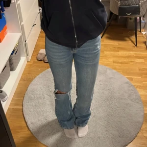 Gina jeans💙 - Supersnygga jeans från Gina (midjemått 34, innerbenslängden 85)💙köpta för 500kr.