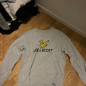 Lyle & scott - Snygg tröja, bra använd