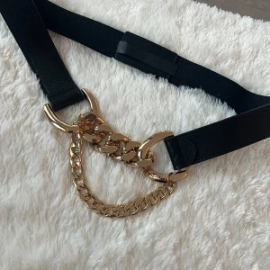 Midjeskärp  - Helt nytt och oanvänt. One size och väldigt elastiskt.